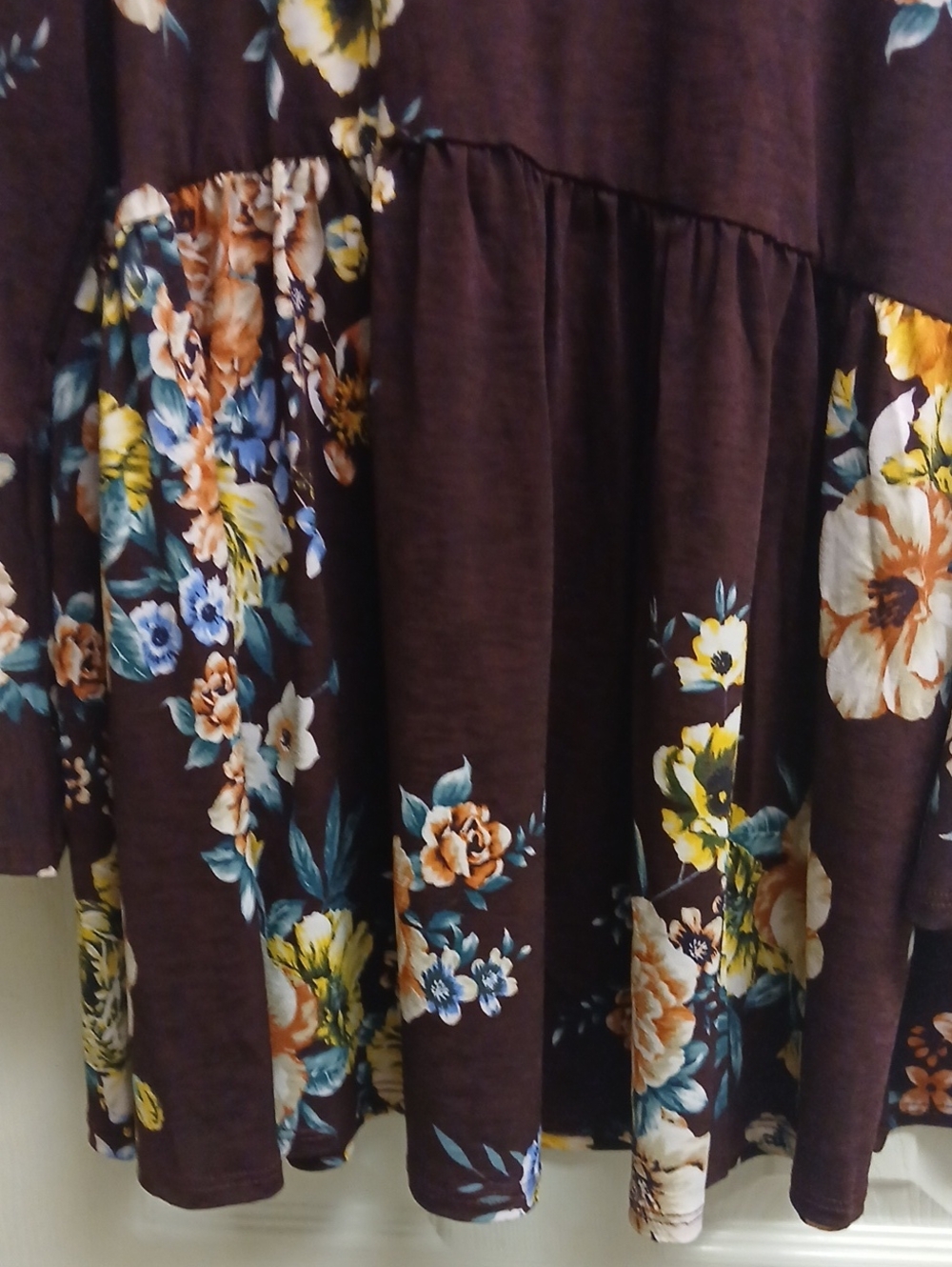 Title: Emerald Floral Bell Sleeve Babydoll Tunic Top Burgundy L NWT - Picture 6 of 9